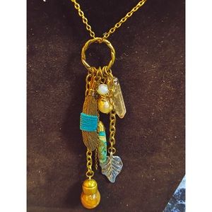 Handmade feather crystal dangle necklace🪶🔮📿